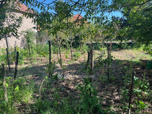 Eladó családi ház, Kisapátiban 39.99 M Ft, 2 szobás