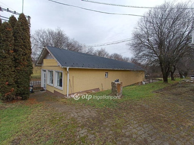 Eladó ipari ingatlan, Herceghalomon 85 M Ft / költözzbe.hu