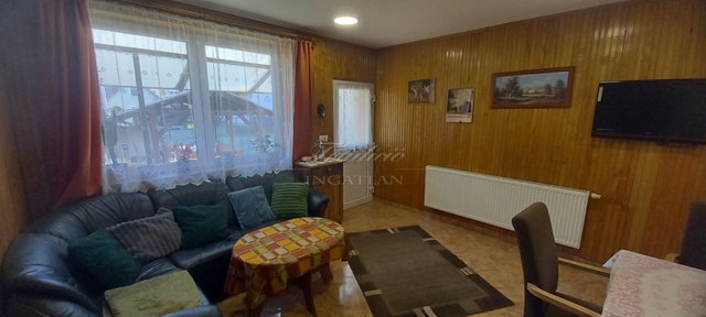 Eladó családi ház, Bakonyszentkirályon 99.99 M Ft, 6 szobás