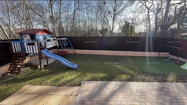 Eladó ikerház, Szigetszentmiklóson 89.99 M Ft, 1+4 szobás