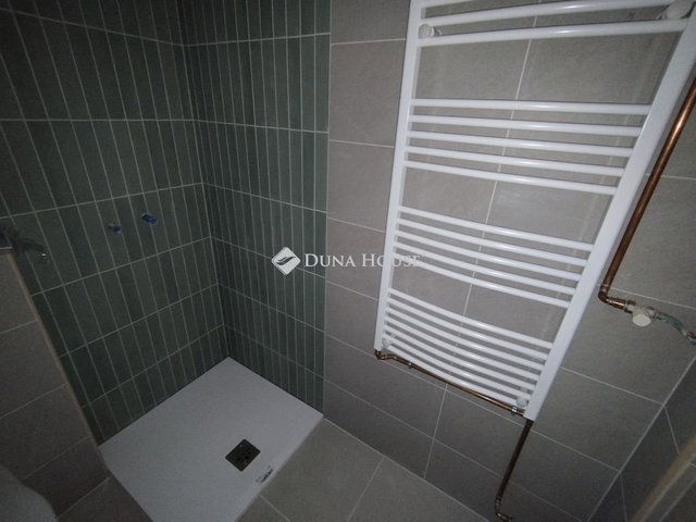 Eladó téglalakás, Tatabányán 39.99 M Ft, 2 szobás