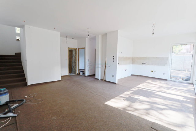 Eladó ikerház, Budaörsön 229 M Ft, 5 szobás