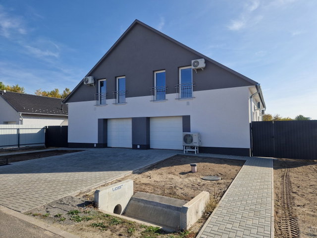 Eladó ikerház, Baján 99.7 M Ft, 5 szobás / költözzbe.hu