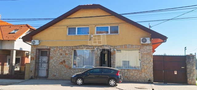 Eladó családi ház, Taksonyon 235 M Ft, 9 szobás