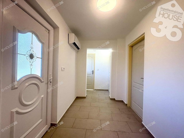 Eladó családi ház, Kiskunfélegyházán 27.5 M Ft, 2 szobás