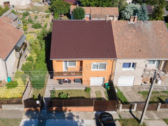 Eladó ikerház, Dunakeszin 125 M Ft, 3+1 szobás