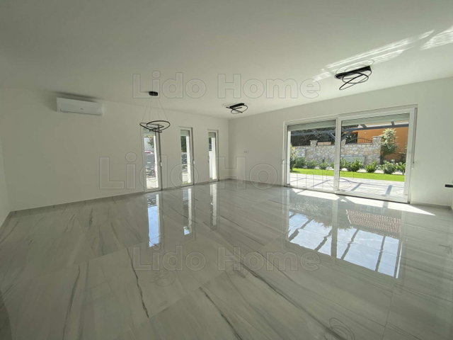 Eladó családi ház, Zamárdiban 129.9 M Ft, 4 szobás