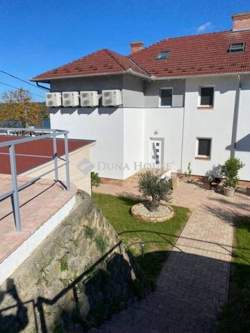 Eladó téglalakás, Orfűn 65 M Ft, 1 szobás