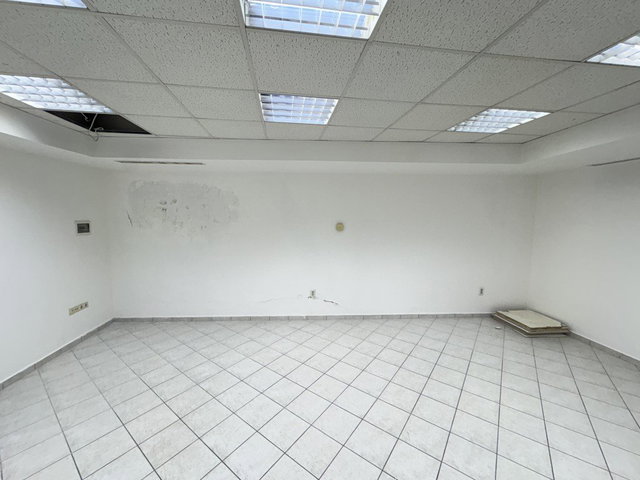 Kiadó üzlethelyiség, Kaposváron, Zárda utcában 55 E Ft / hó