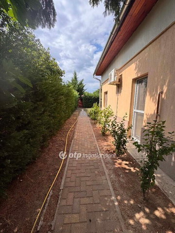 Eladó családi ház, Cegléden 65 M Ft, 3 szobás