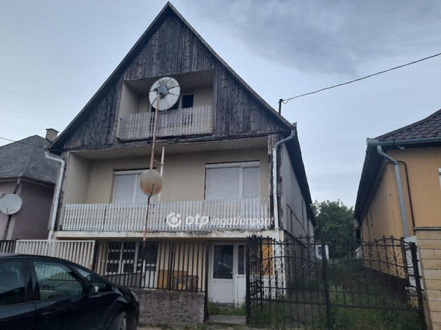 Eladó családi ház, Ajakon 39.9 M Ft, 3 szobás