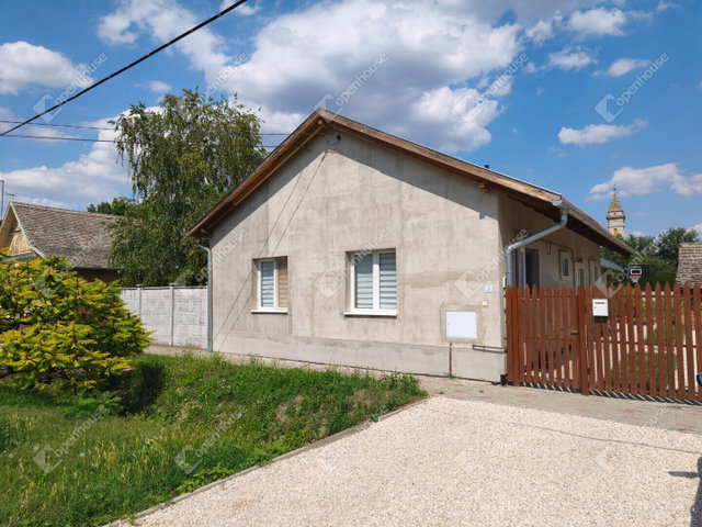 Eladó családi ház, Makón 68 M Ft, 6 szobás