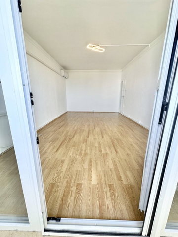 Eladó téglalakás, Pécsett 49 M Ft, 3 szobás