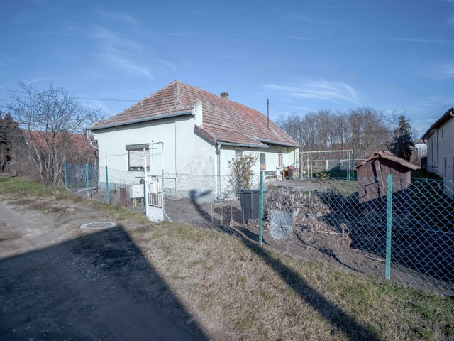 Eladó családi ház, Vajtán 5 M Ft, 2 szobás