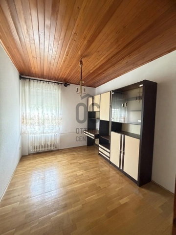 Eladó családi ház, Pécsett 114.9 M Ft, 5 szobás