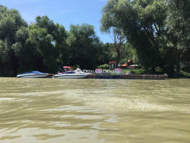 Eladó családi ház, Leányfaluban 150 M Ft, 3 szobás