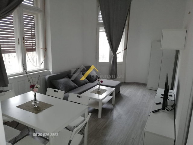 Eladó téglalakás, Szombathelyen 42 M Ft, 2+2 szobás