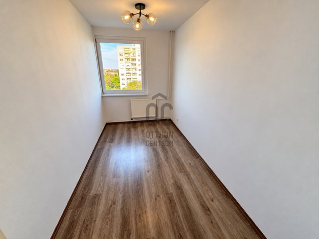 Eladó panellakás, Debrecenben 59.9 M Ft, 3 szobás