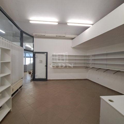 Eladó üzlethelyiség, Veszprémben 29.5 M Ft