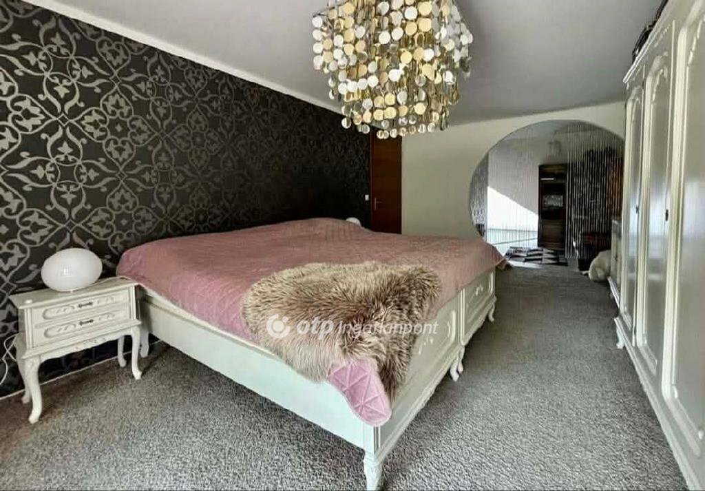 4 bed · 195m² · 175.000.000 ft