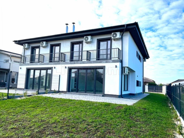 Eladó ikerház, Siófokon 134.99 M Ft, 4 szobás