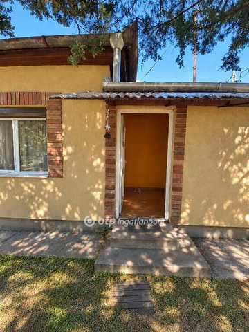 Eladó családi ház, Abában 35.9 M Ft, 1+2 szobás