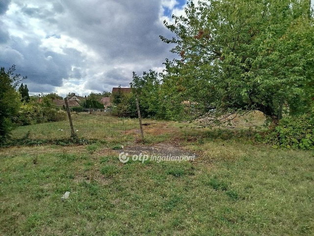 Eladó telek, Pécsett 9.8 M Ft / költözzbe.hu