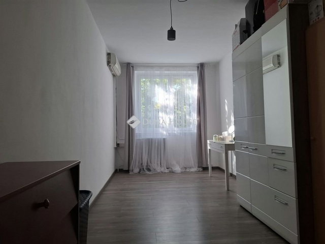 Eladó panellakás, Kecskeméten 64.9 M Ft, 3 szobás