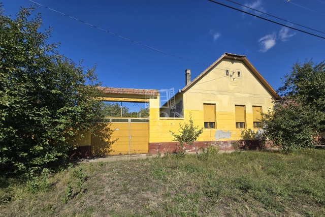 Eladó családi ház, Tataházán 6.9 M Ft, 4 szobás