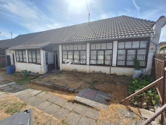 Eladó családi ház, Süttőn 32.9 M Ft, 6 szobás