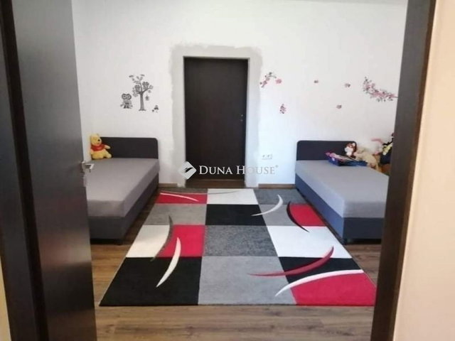 Eladó családi ház, Vecsésen 89.9 M Ft, 4 szobás