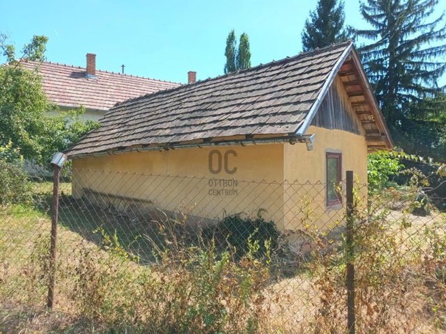 Eladó családi ház, Zalaszentgróton 9.9 M Ft, 2 szobás