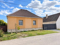 Eladó családi ház, Komáromban 77 M Ft, 4 szobás