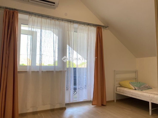 Kiadó családi ház, albérlet, Mányon 500 E Ft / hó, 3 szobás