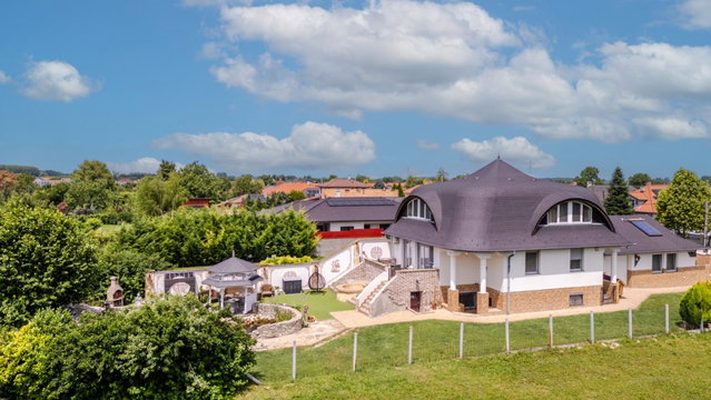 Eladó családi ház, Győrzámolyon 215 M Ft, 6 szobás