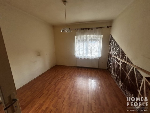 Eladó családi ház, Deszken 59.999 M Ft, 3 szobás