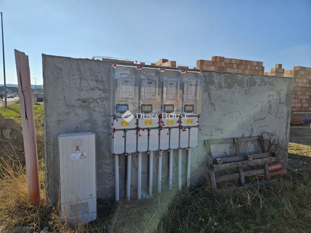 Eladó téglalakás, Mendén 79.9 M Ft, 4 szobás
