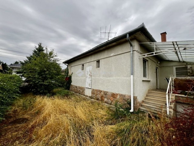 Eladó családi ház, Vecsésen 98 M Ft, 3 szobás