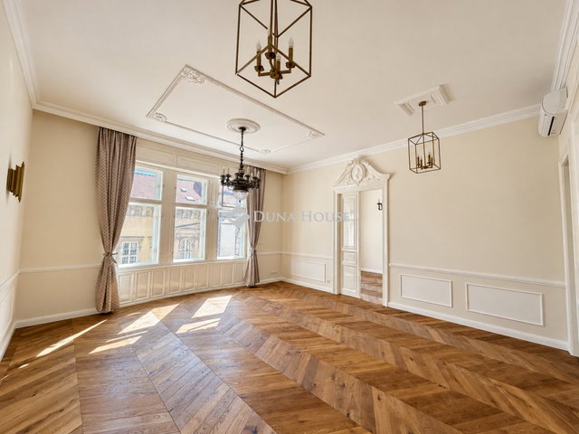 Kiadó téglalakás, albérlet, Budapesten, V. kerületben, 3 szobás