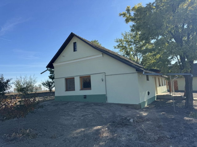 Eladó mezogazdasagi ingatlan, Makón 69.9 M Ft