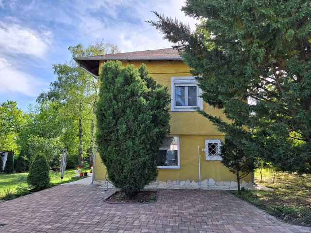 Eladó családi ház, Szentendrén 139 M Ft, 5 szobás
