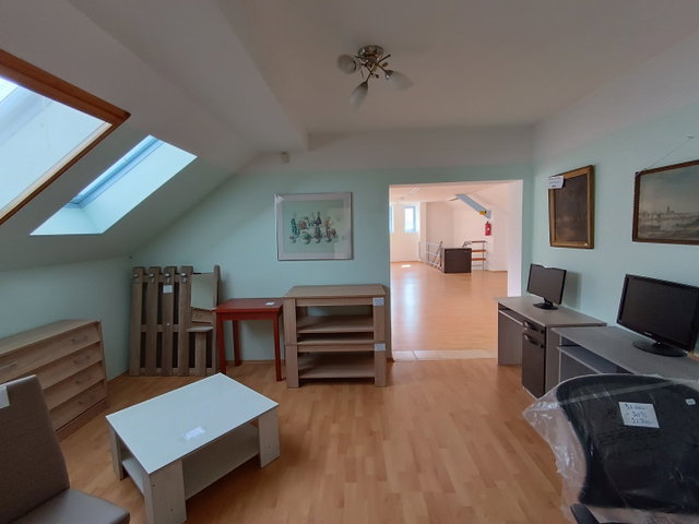 Eladó üzlethelyiség, Hódmezővásárhelyen 70 M Ft
