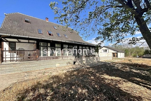 Eladó családi ház, Sárváron 60 M Ft, 6 szobás