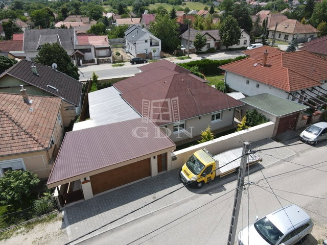 Eladó családi ház, Gödöllőn 115 M Ft, 4 szobás