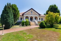 Eladó családi ház, Ócsán 999 M Ft, 12 szobás