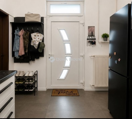 Eladó téglalakás, Budaörsön 75 M Ft, 3 szobás