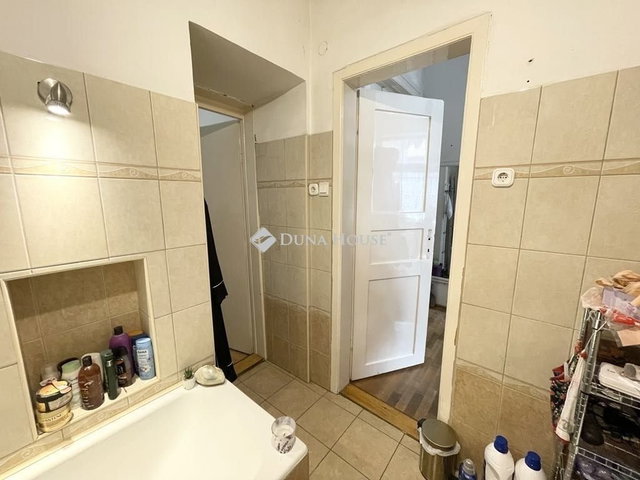 Eladó téglalakás, Budapesten, VI. kerületben 99.9 M Ft, 2 szobás