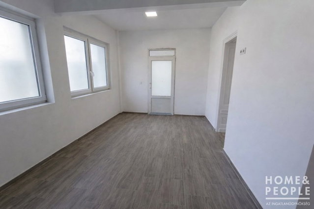 Eladó családi ház, Makón 41.5 M Ft, 2 szobás