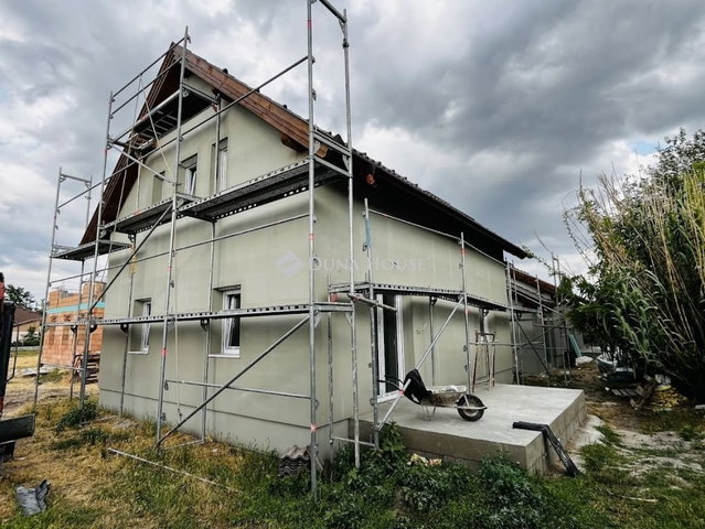 Eladó ikerház, Monoron 104 M Ft, 4 szobás / költözzbe.hu