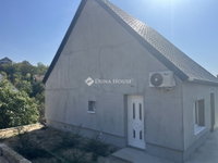 Eladó családi ház, Pécsett 98 M Ft, 4 szobás